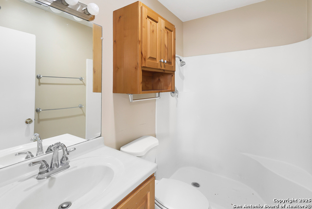 Image 16 of 34 For 5611 Sir Gareth Dr