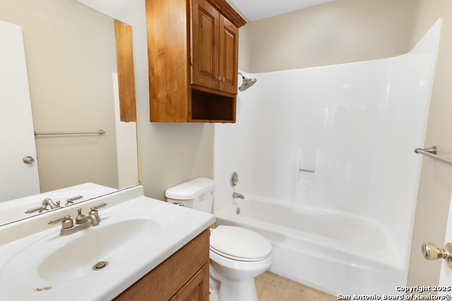 Image 21 of 34 For 5611 Sir Gareth Dr