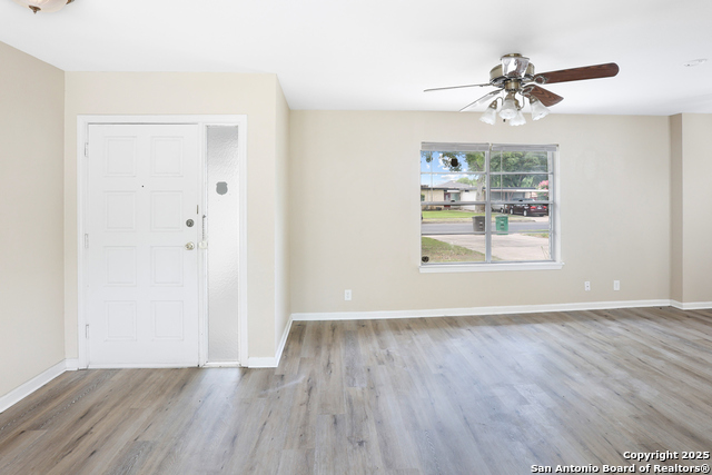 Image 5 of 34 For 5611 Sir Gareth Dr