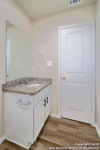 Image 10 of 32 For 490 Abigail  