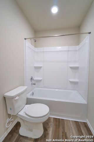 Image 11 of 32 For 490 Abigail  