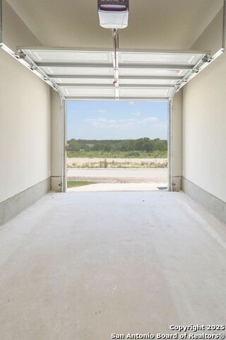 Image 28 of 32 For 490 Abigail  