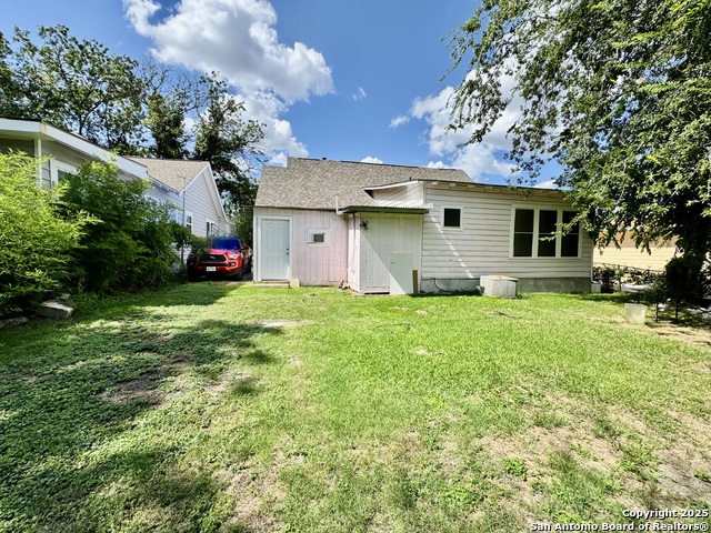 Image 18 of 19 For 3220 Ashby W