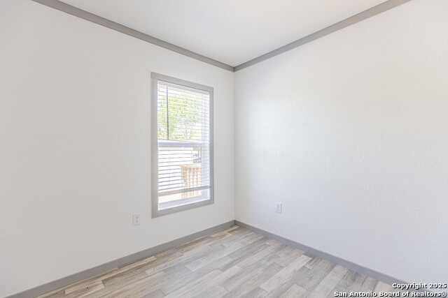 Image 15 of 22 For 193 Live Oak  1