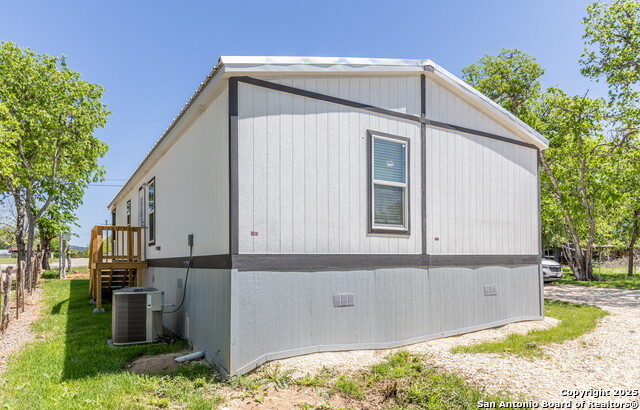 Image 19 of 22 For 193 Live Oak  1