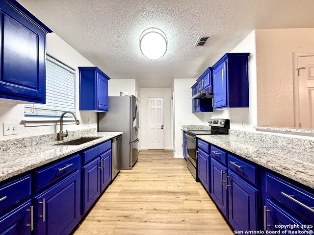 Listing photo id 3 for 11354 Fire