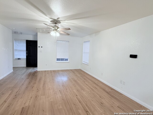 Listing photo id 6 for 11354 Fire