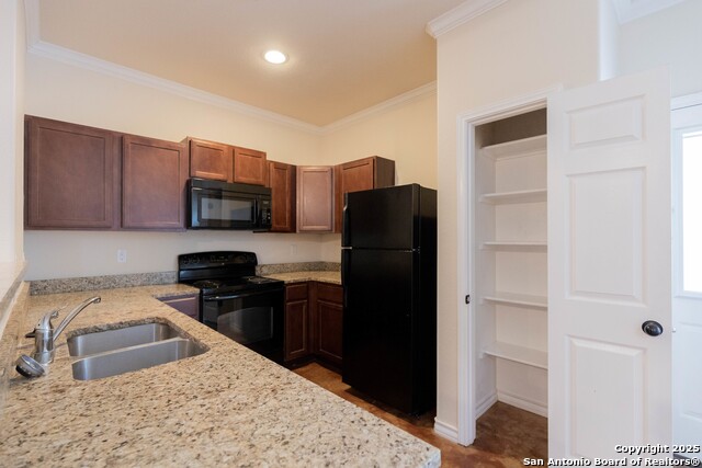 Image 9 of 28 For 5010 Flipper Dr