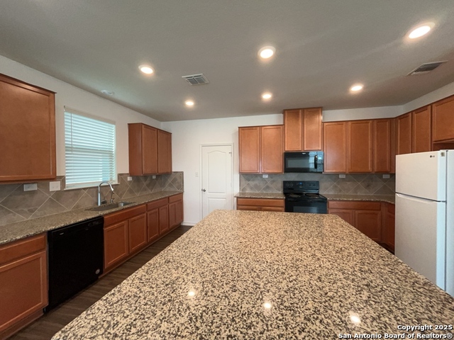 Image 12 of 44 For 8267 Phantom Field