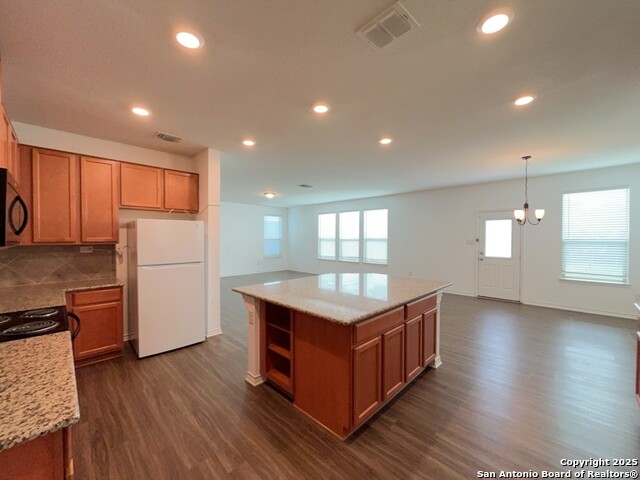 Image 13 of 44 For 8267 Phantom Field