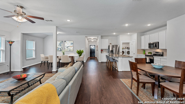 Listing photo id 12 for 4067 Legend Meadows