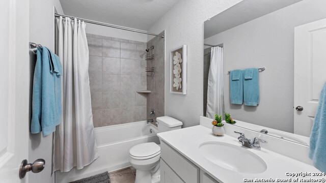 Listing photo id 18 for 4067 Legend Meadows