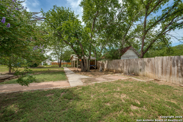 Image 7 of 9 For 622 Nolan  