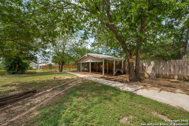 Image 8 of 9 For 622 Nolan  