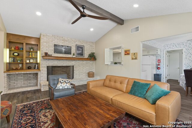 Image 10 of 40 For 19706 Encino Knoll