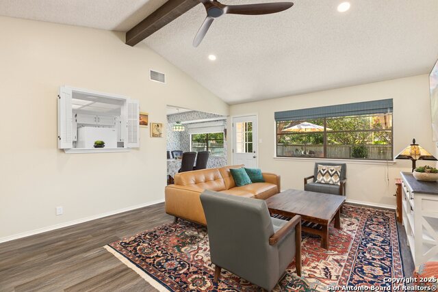Image 11 of 40 For 19706 Encino Knoll