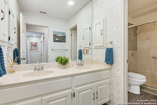 Image 28 of 40 For 19706 Encino Knoll