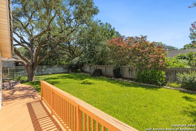 Image 38 of 40 For 19706 Encino Knoll