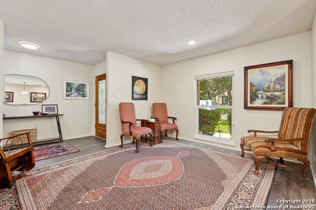 Image 6 of 40 For 19706 Encino Knoll