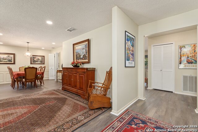 Image 8 of 40 For 19706 Encino Knoll
