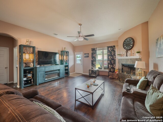 Image 9 of 42 For 15207 Comanche Mist