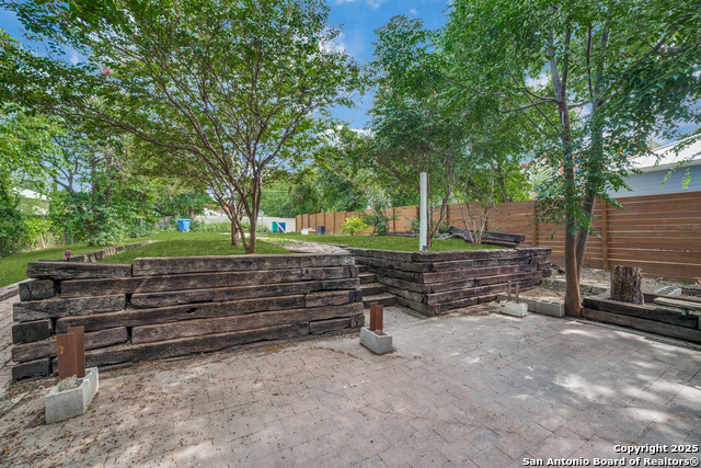 Image 9 of 10 For 617 Dawson