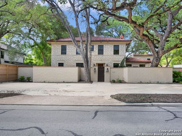 Image 11 of 57 For 421 Hildebrand E