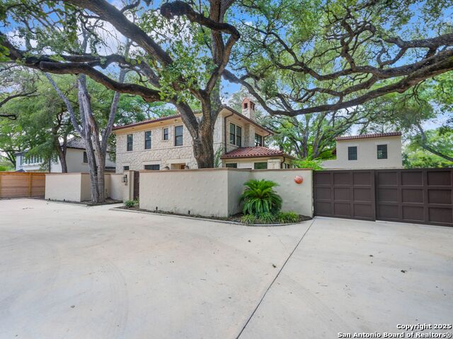 Image 13 of 57 For 421 Hildebrand E