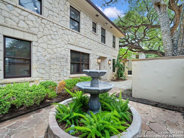 Image 14 of 57 For 421 Hildebrand E