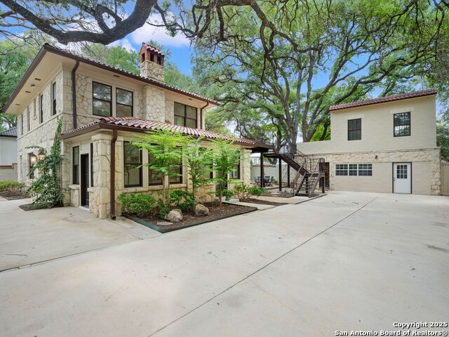 Image 15 of 57 For 421 Hildebrand E