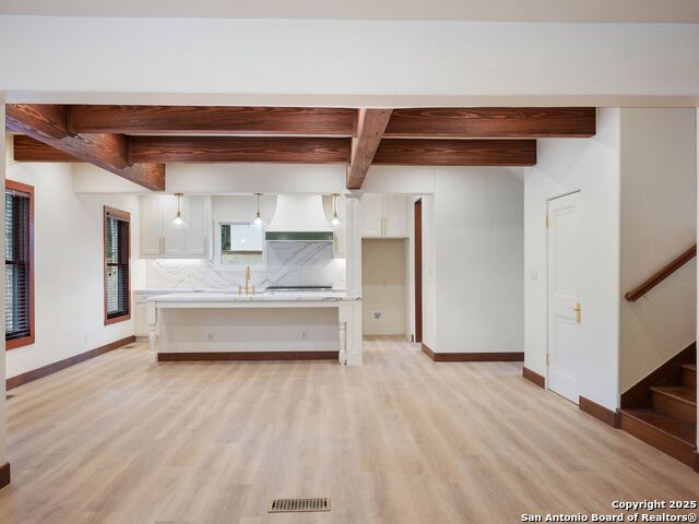 Image 21 of 57 For 421 Hildebrand E