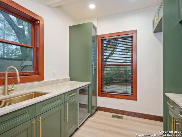 Image 30 of 57 For 421 Hildebrand E