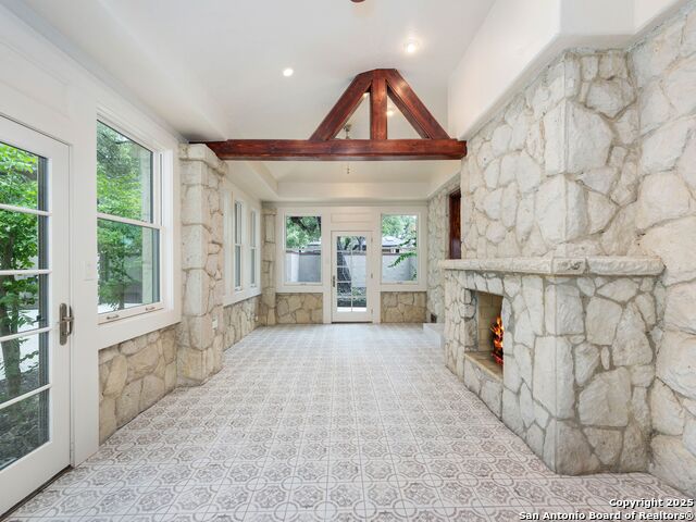 Image 34 of 57 For 421 Hildebrand E