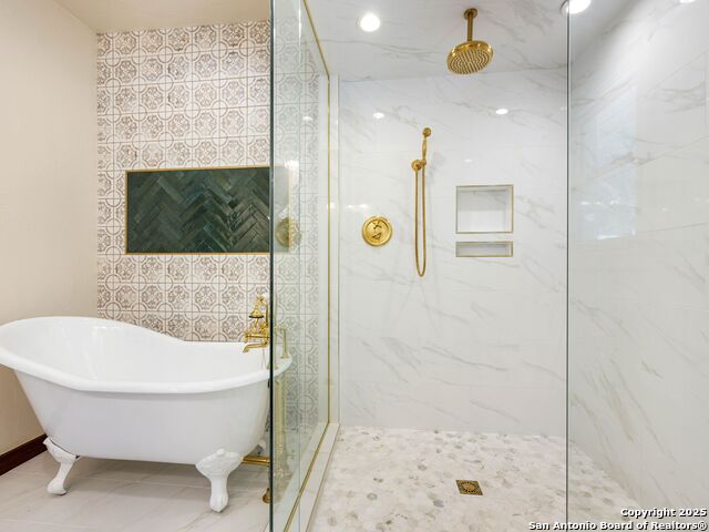 Image 38 of 57 For 421 Hildebrand E