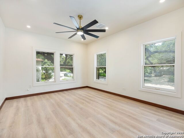 Image 40 of 57 For 421 Hildebrand E