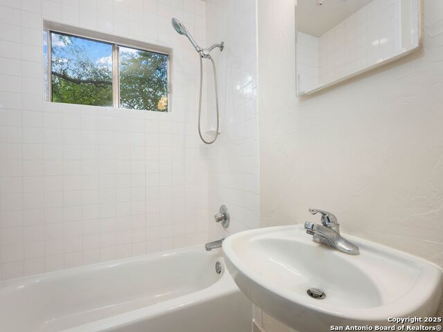Image 48 of 57 For 421 Hildebrand E