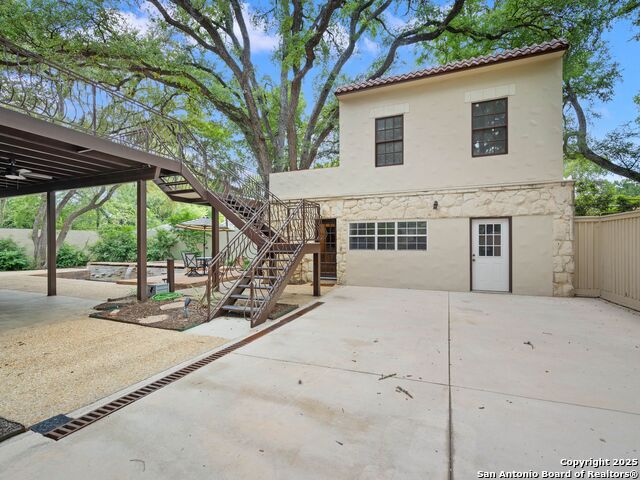 Image 49 of 57 For 421 Hildebrand E
