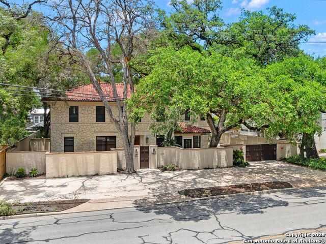 Image 9 of 57 For 421 Hildebrand E