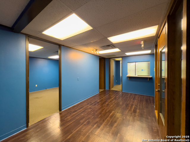 Listing photo id 4 for 2040 Babcock  304