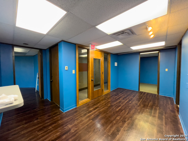 Listing photo id 5 for 2040 Babcock  304