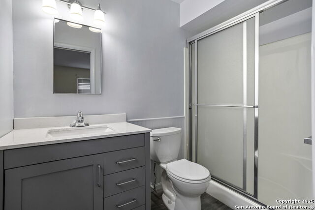 Listing photo id 10 for 4875 Castle Arms