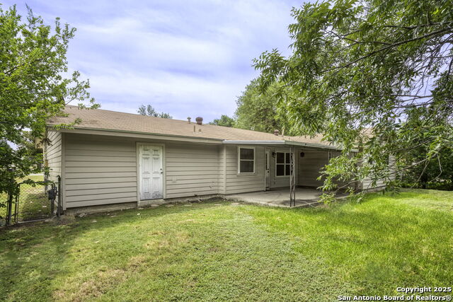 Listing photo id 14 for 4875 Castle Arms