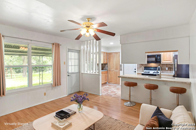 Listing photo id 2 for 4875 Castle Arms
