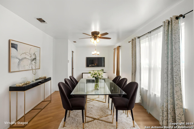 Listing photo id 4 for 4875 Castle Arms