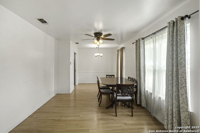 Listing photo id 5 for 4875 Castle Arms