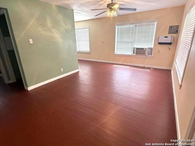 Image 3 of 15 For 507 Black Bass Rd