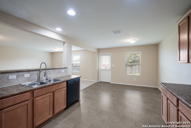 Image 17 of 35 For 11709 Silver Sky