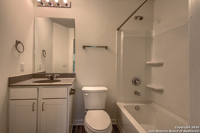 Image 19 of 27 For 519 Arthur St  # 201