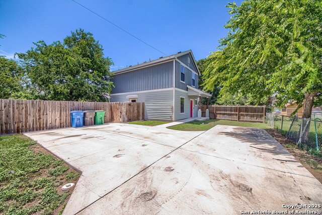 Image 24 of 27 For 519 Arthur St  # 201
