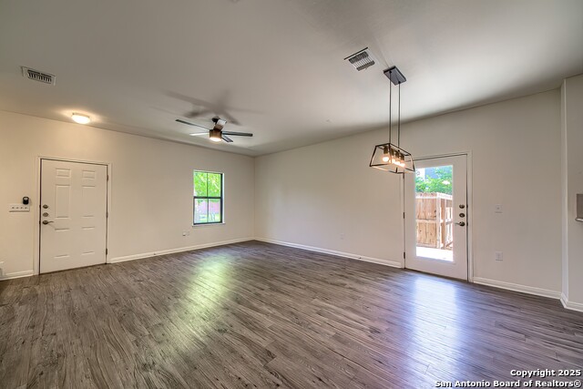 Image 7 of 27 For 519 Arthur St  # 201